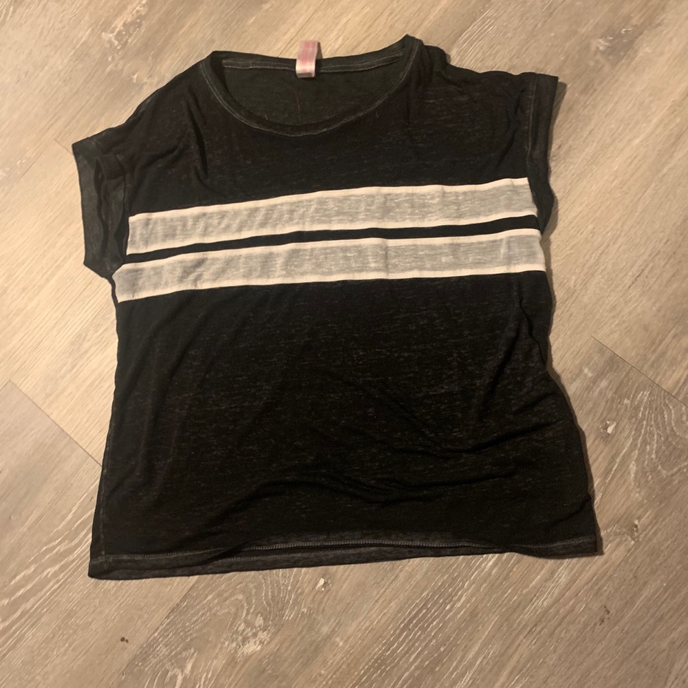 Shirts - Picture 2 of 6